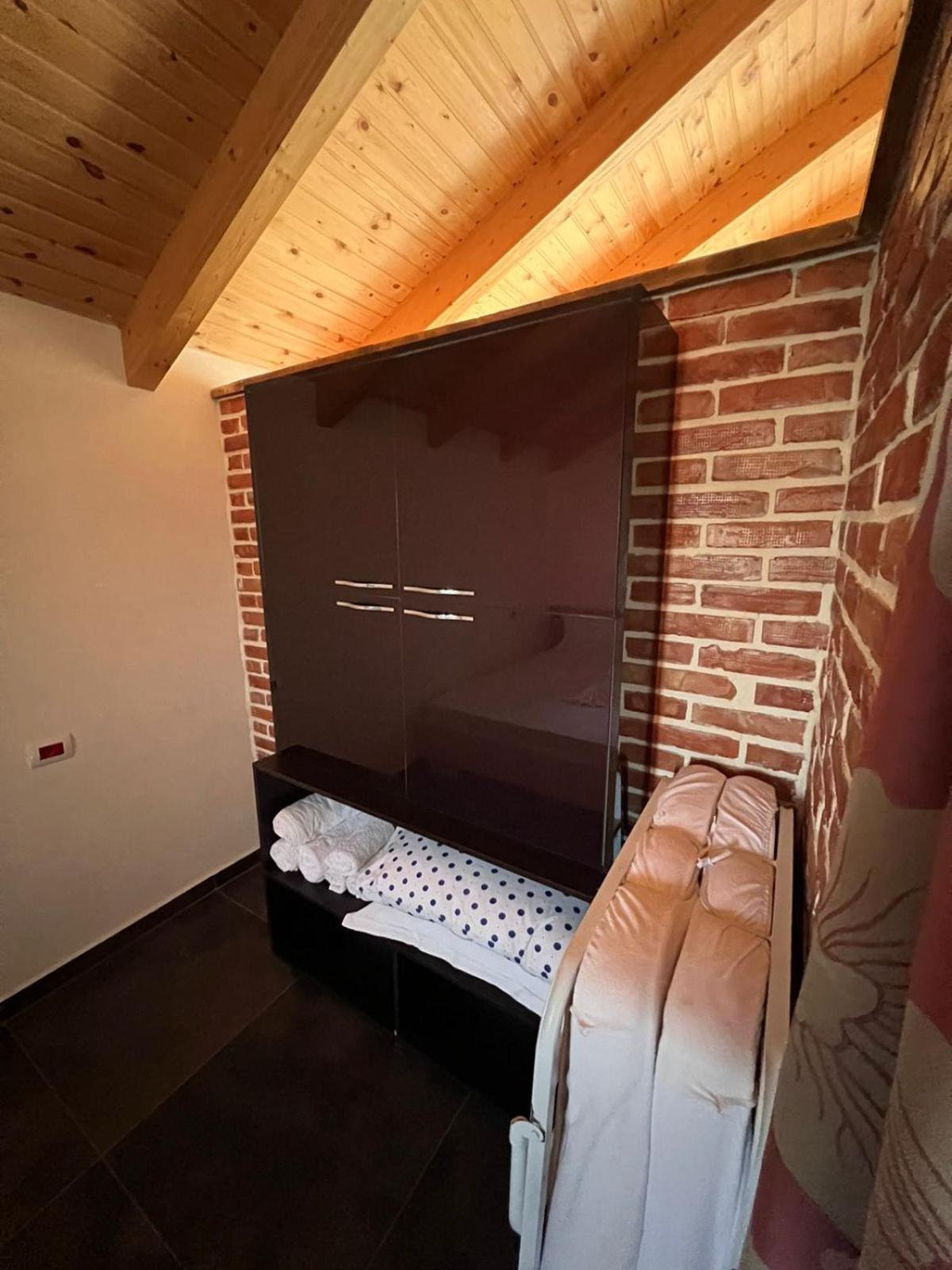 Guest Rooms Arbri Avlonya Dış mekan fotoğraf